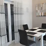 Apartament Histria *